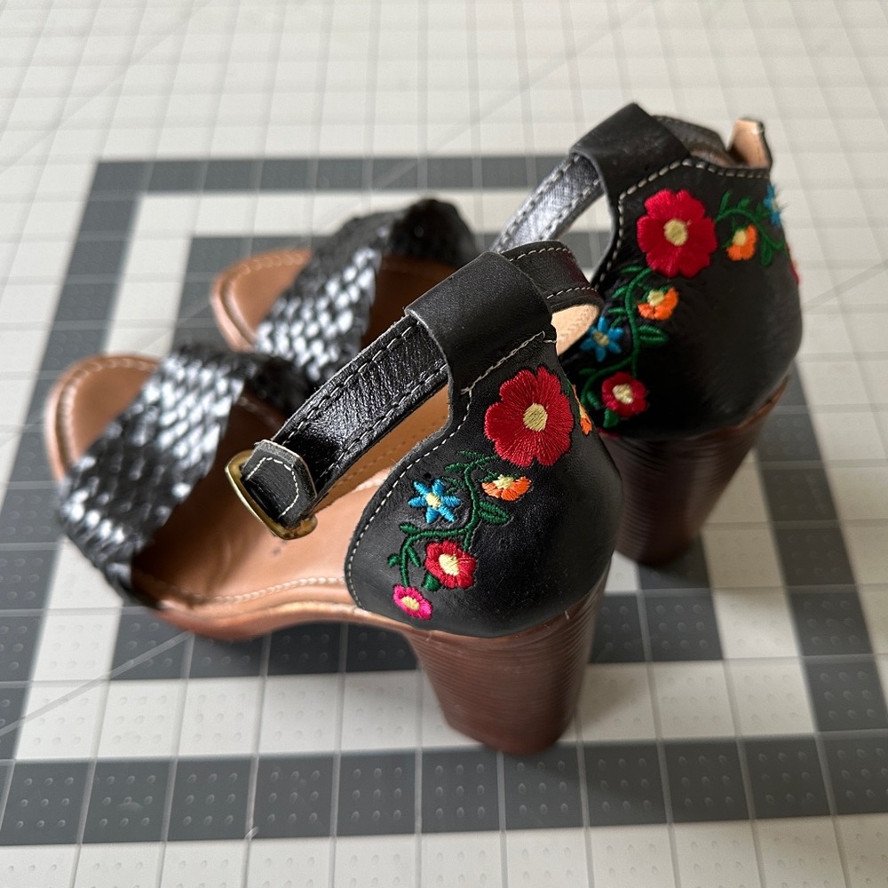 Women's Embroidered Heels, size 8